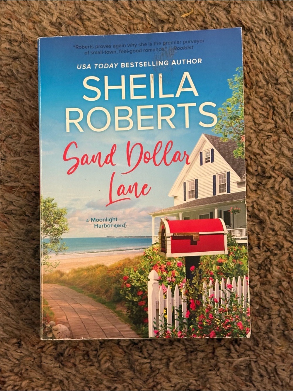 Sheila Roberts - Sand Dollar Lane. GUC.